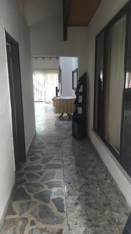 Casa Familiar En Santa Monica Villa Medellín