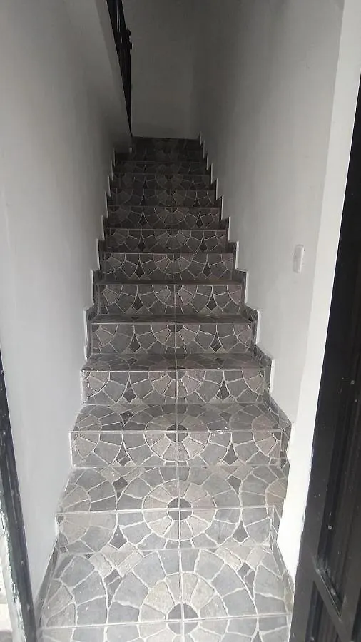 Casa Familiar En Santa Monica Villa Medellín 0*,